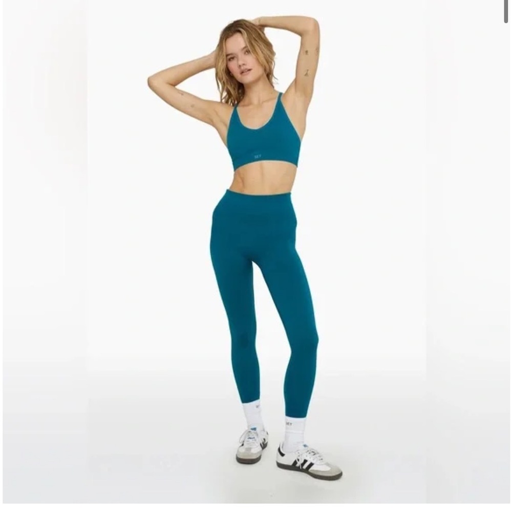 SET Active Teal Leggings and crop top set